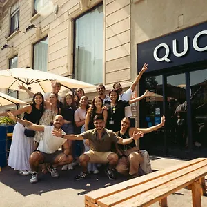 Quo , ميلان إيطاليا